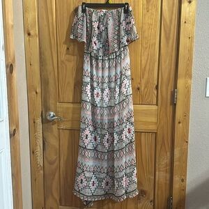 Windsor shoulderless and strapless dress